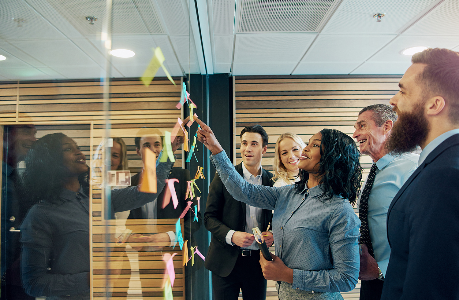 Cheerful�entrepreneur team talking in the office